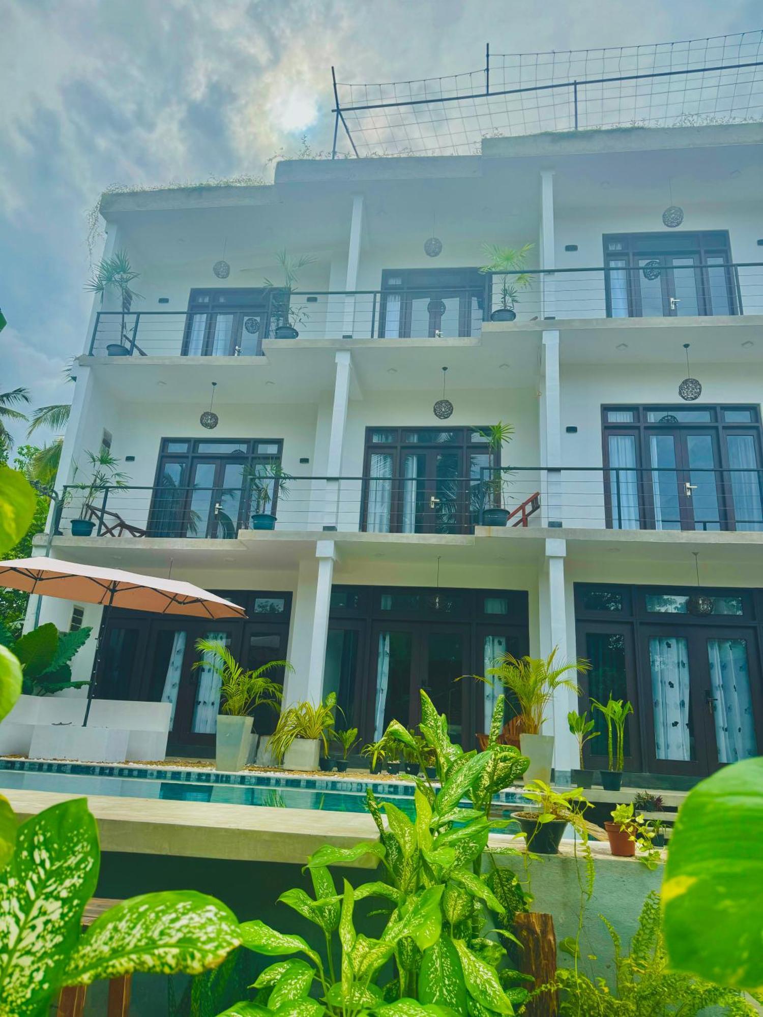 The Jini House Hotel อาฮานกามา ภายนอก รูปภาพ