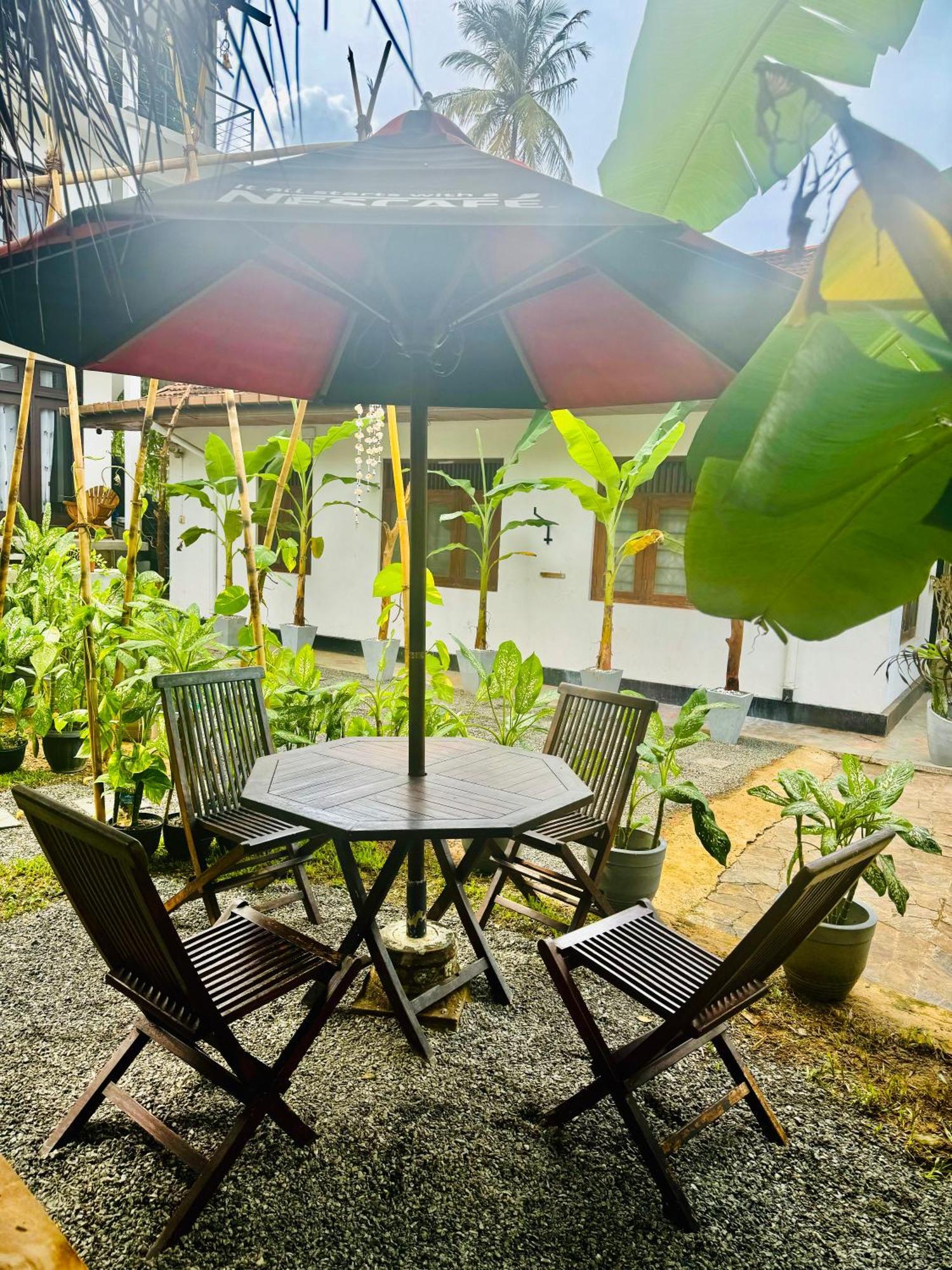 The Jini House Hotel อาฮานกามา ภายนอก รูปภาพ