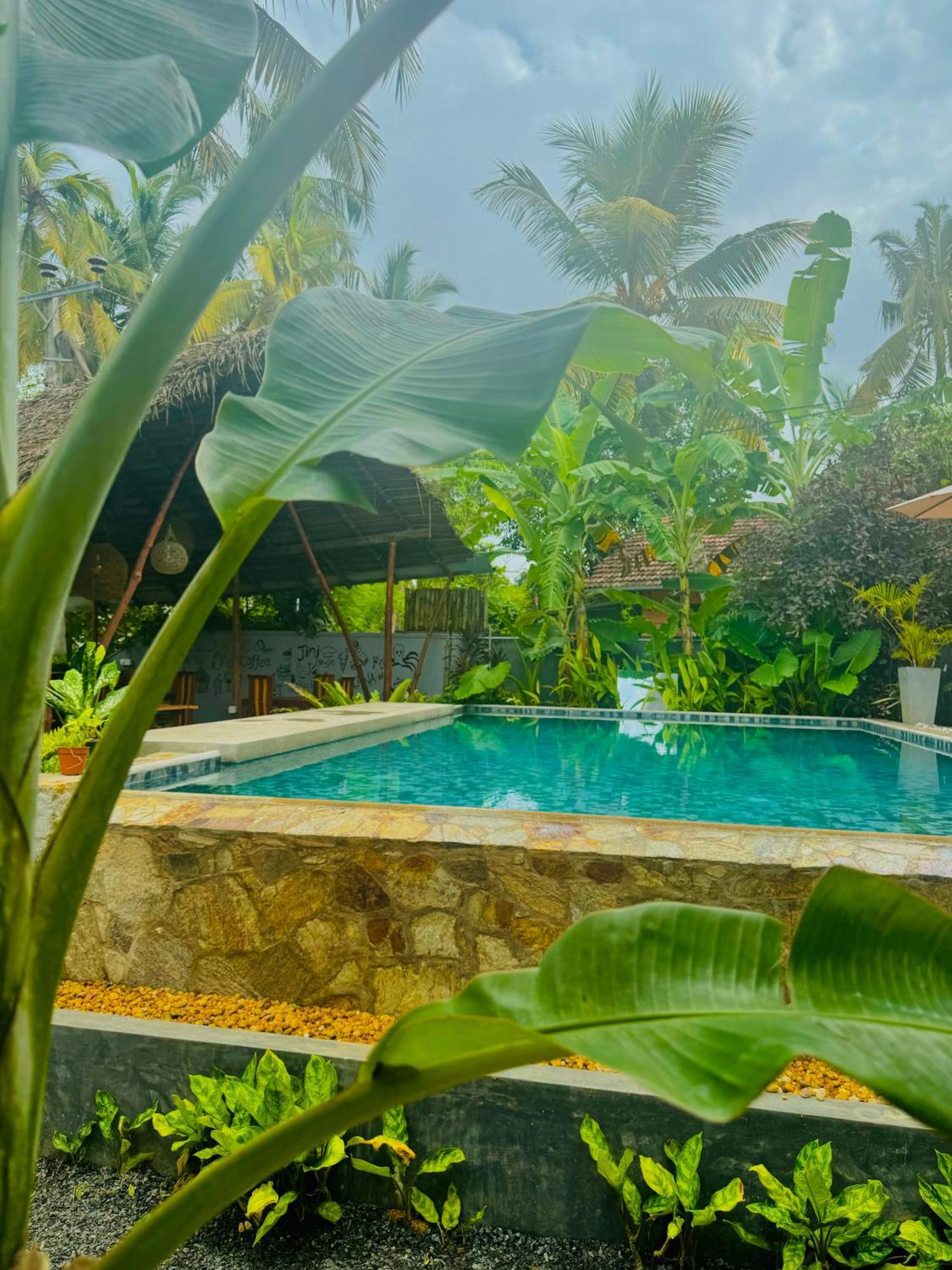 The Jini House Hotel อาฮานกามา ภายนอก รูปภาพ